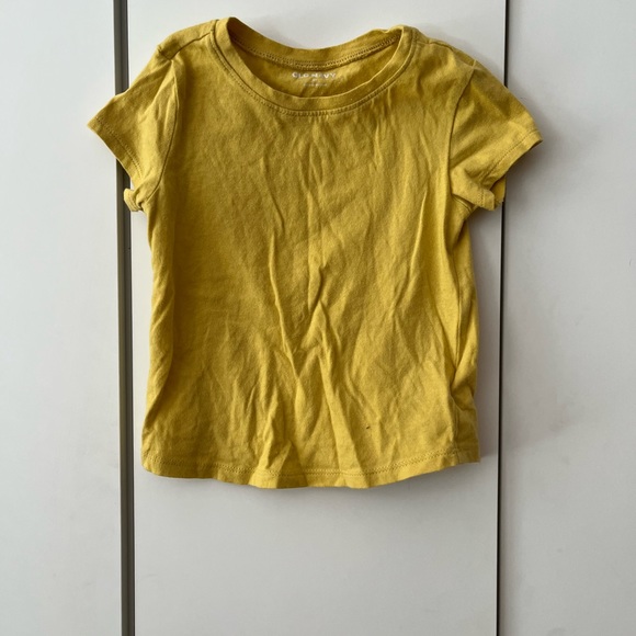 Bundle of two cotton old navy toddler t-shirts - Picture 2 of 2